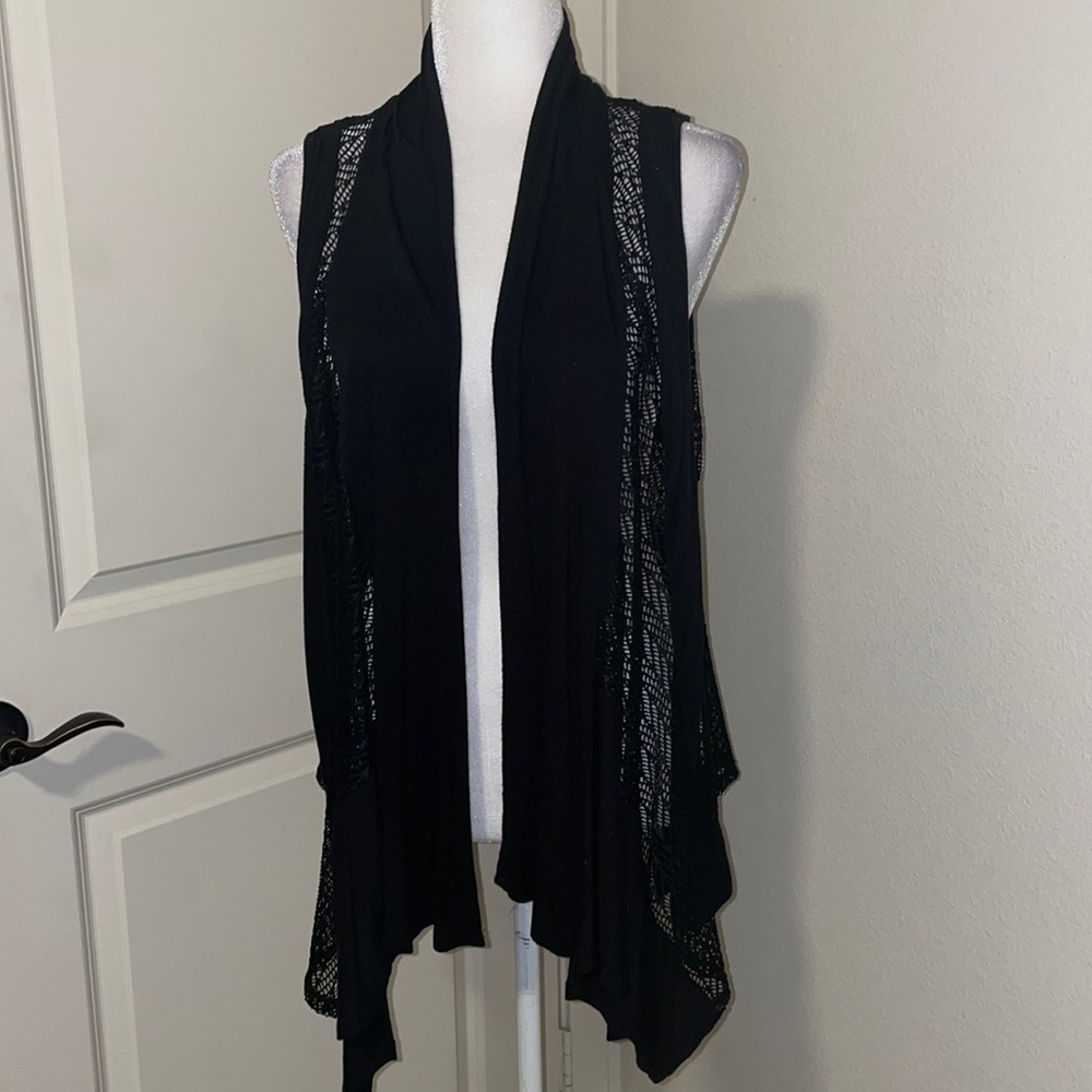 Flowy Black Sleeveless Cardigan w/ Lace Detail
